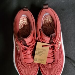 Nike Cosmic Unity 3 in Cedar Women's Size 19.5  MSRP $170
